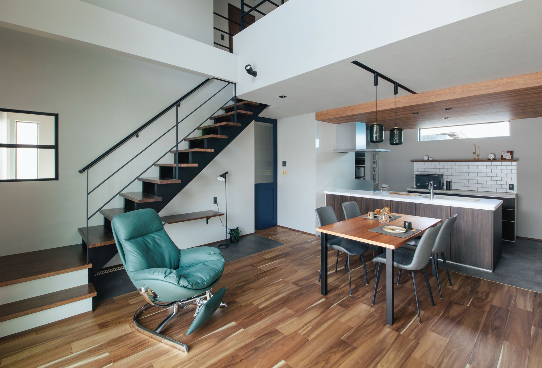 ミッドセンチュリーモダンなLDK