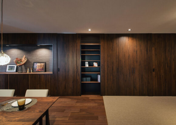 美しのフルハイトドアの家