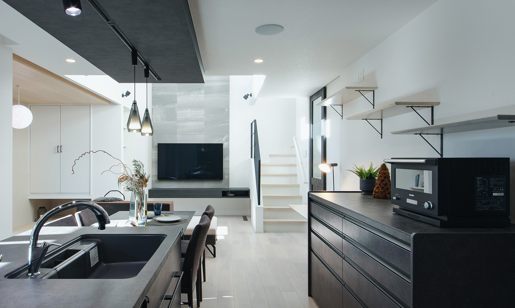 LIXIL豊橋ショールーム × 誠一建設