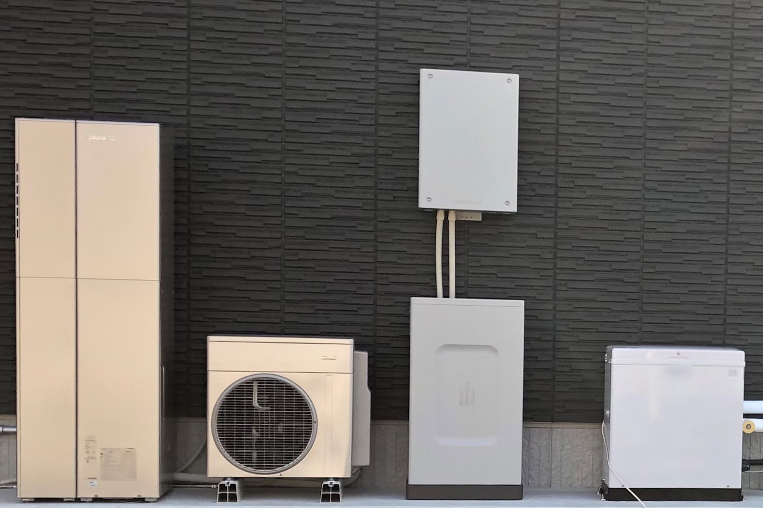 ハイブリッド型蓄電池