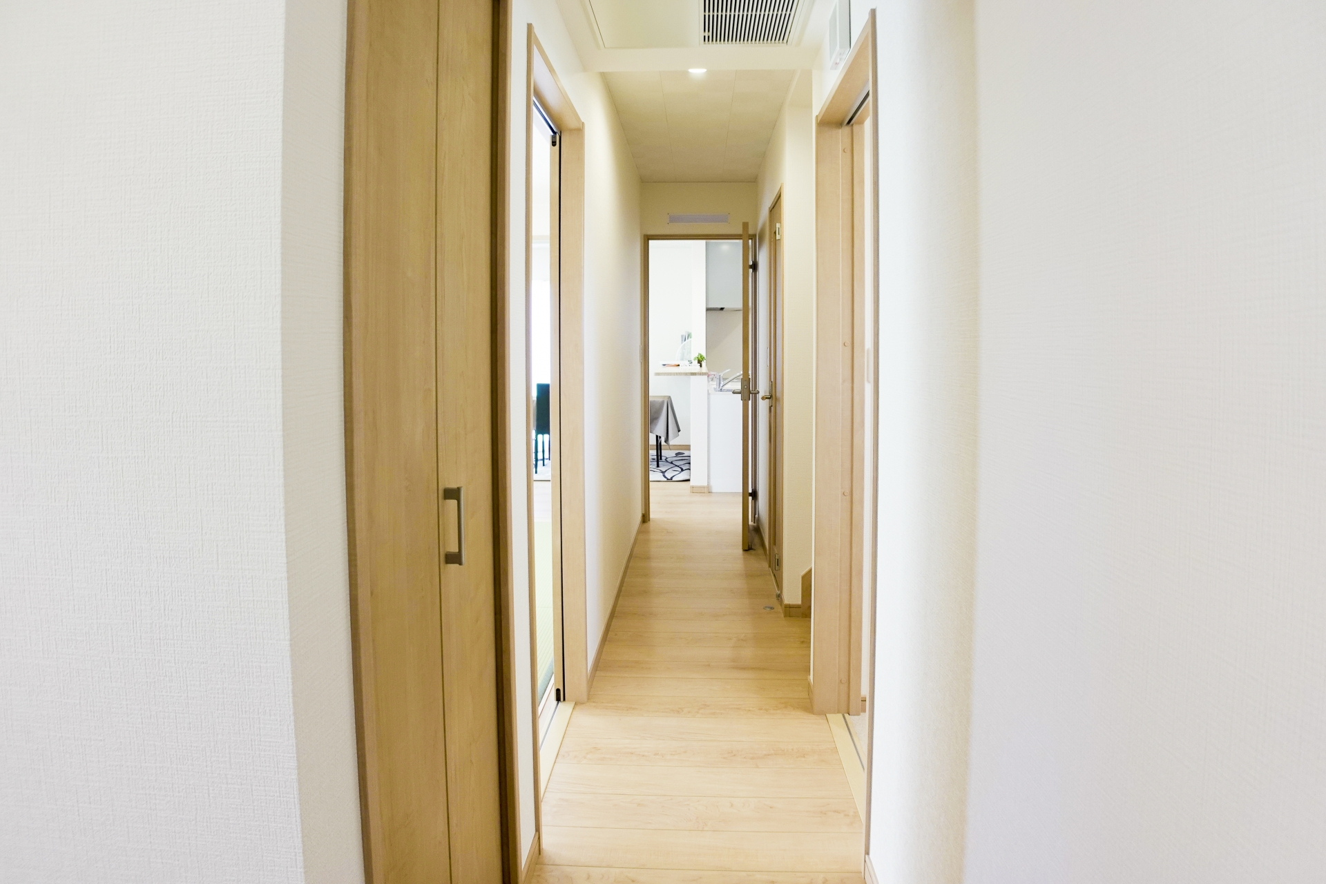 廊下を減らして床面積を圧縮する